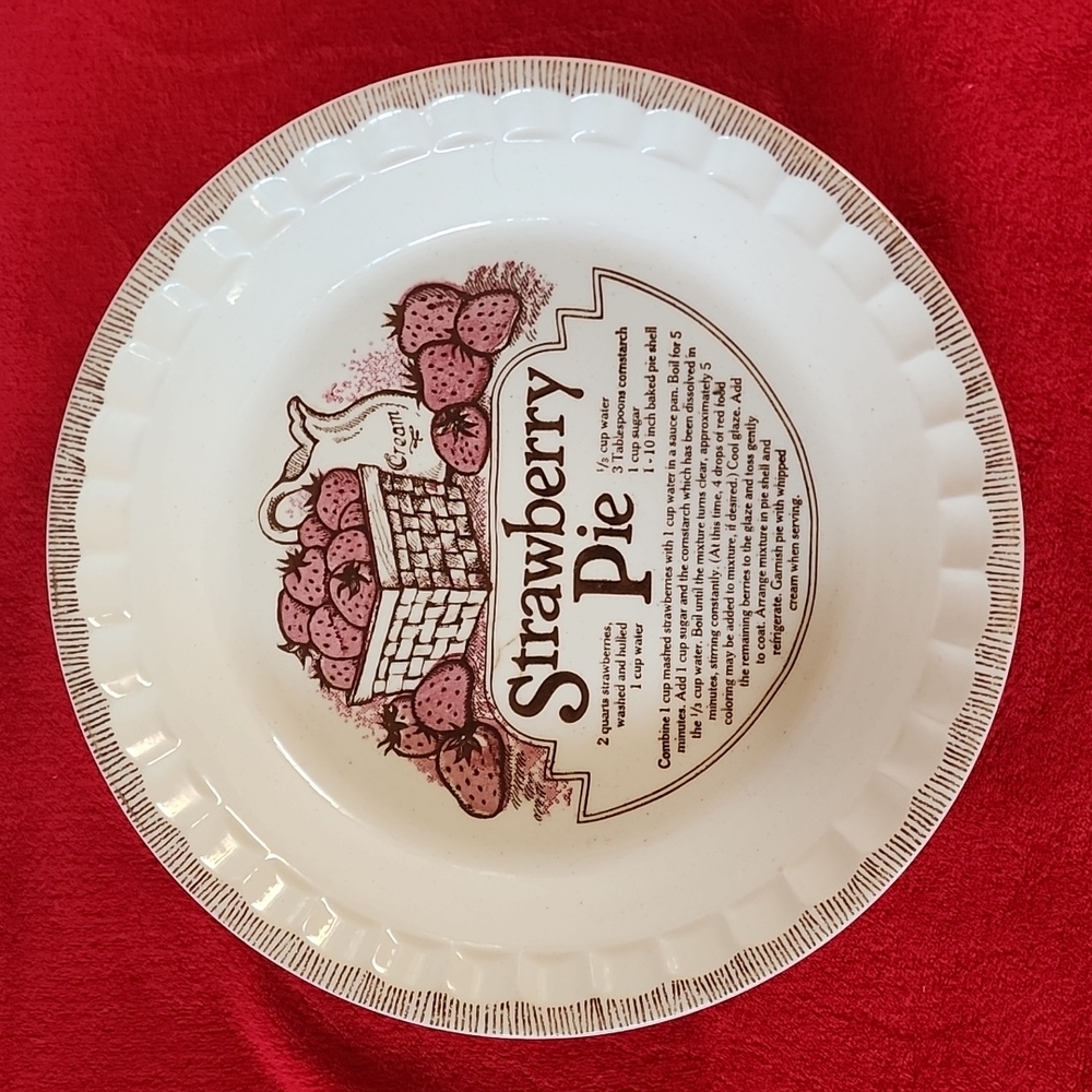 Strawberry Pie Ceramic Serving Plate - Cream with Pink Design